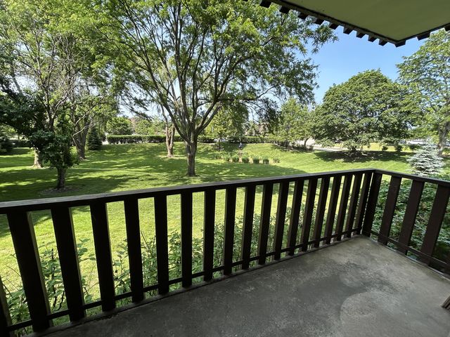1125 Lake Cook Road 209, Northbrook, IL 60062
