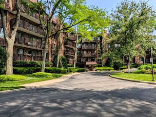 1125 Lake Cook Road 209, Northbrook, IL 60062