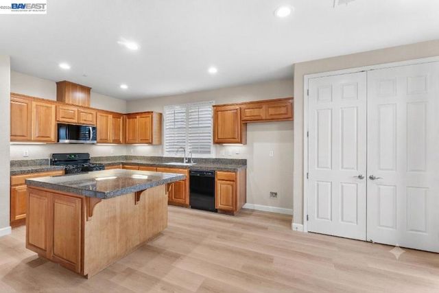 2652 Crescent Way, Discovery Bay, CA 94505