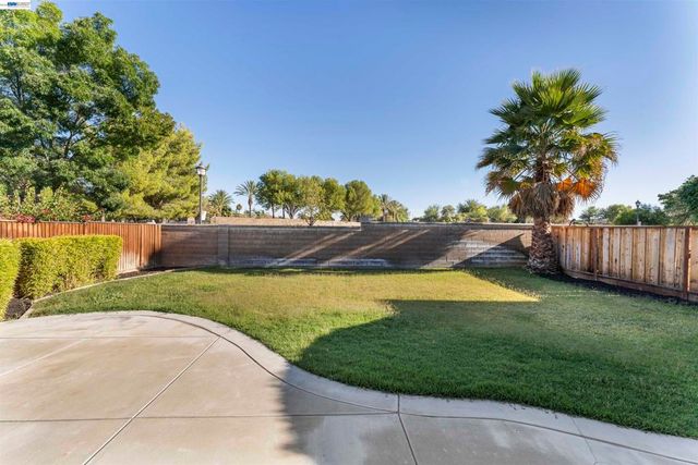 2652 Crescent Way, Discovery Bay, CA 94505