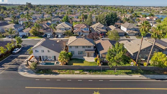 2652 Crescent Way, Discovery Bay, CA 94505