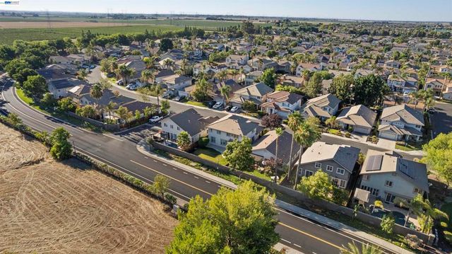 2652 Crescent Way, Discovery Bay, CA 94505