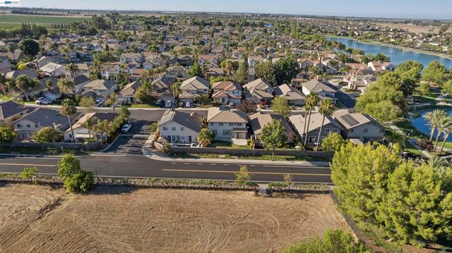 2652 Crescent Way, Discovery Bay, CA 94505