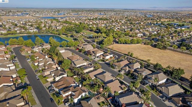 2652 Crescent Way, Discovery Bay, CA 94505