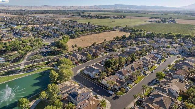 2652 Crescent Way, Discovery Bay, CA 94505