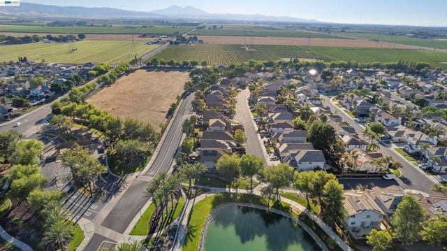 2652 Crescent Way, Discovery Bay, CA 94505