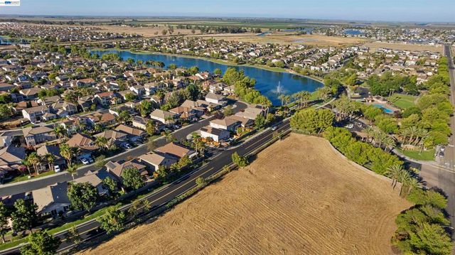 2652 Crescent Way, Discovery Bay, CA 94505