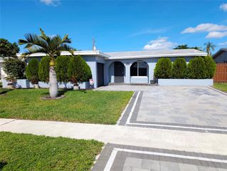 9041 NW 25th St, Sunrise, FL 33322