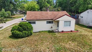 275 Rivard Boulevard, Waterford Charter Township, MI 48327