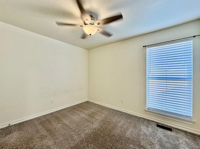 308 N Lockeport Drive, Edmond, OK 73003