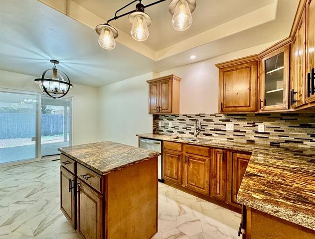 308 N Lockeport Drive, Edmond, OK 73003