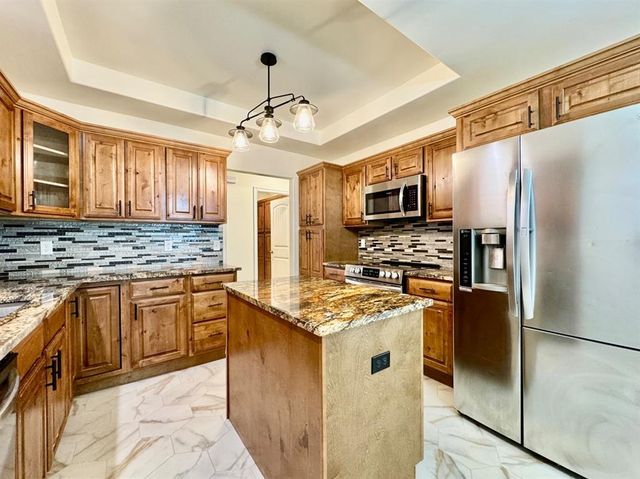 308 N Lockeport Drive, Edmond, OK 73003