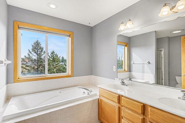 13900 Glendale Trail, Savage, MN 55378