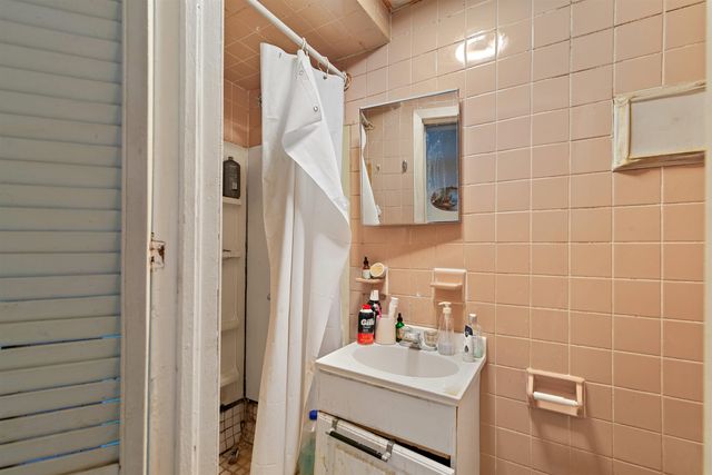 6406 MADISON ST, West New York, NJ 07093