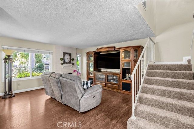 876 Via Mesa Verde, Riverside, CA 92507