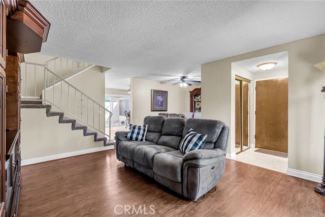 876 Via Mesa Verde, Riverside, CA 92507