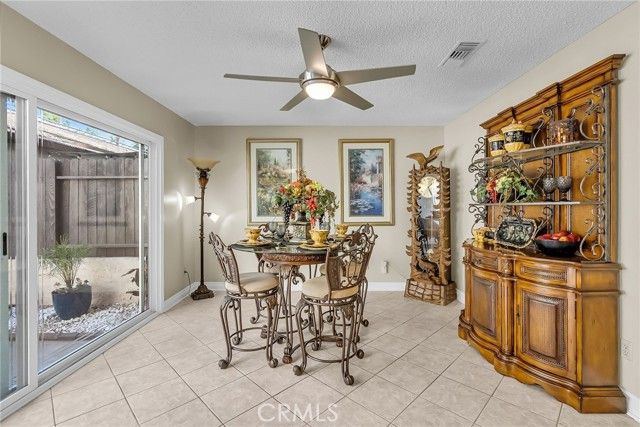 876 Via Mesa Verde, Riverside, CA 92507