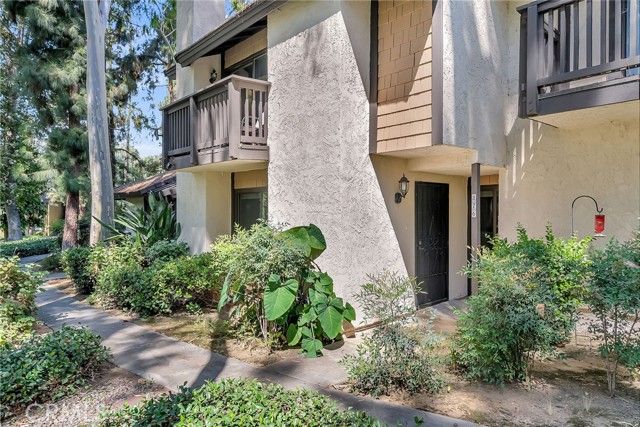 876 Via Mesa Verde, Riverside, CA 92507