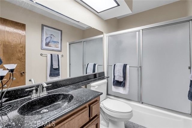 876 Via Mesa Verde, Riverside, CA 92507