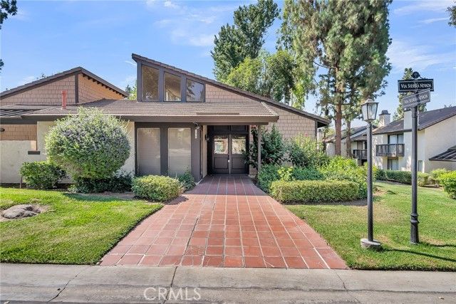 876 Via Mesa Verde, Riverside, CA 92507