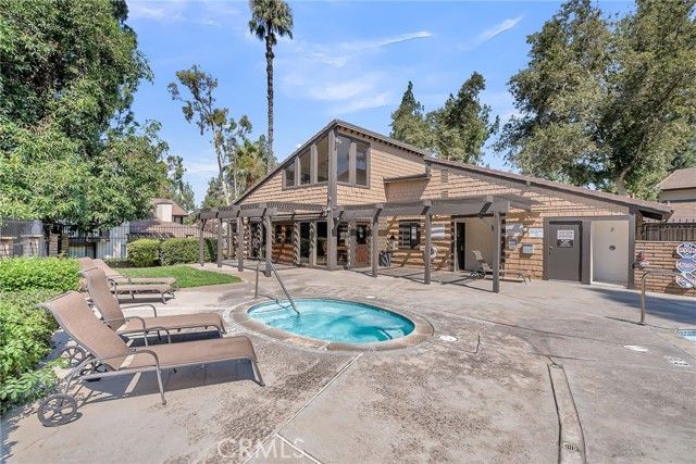 876 Via Mesa Verde, Riverside, CA 92507