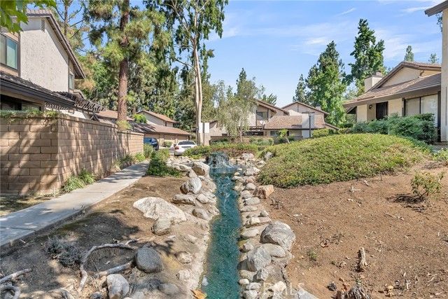 876 Via Mesa Verde, Riverside, CA 92507