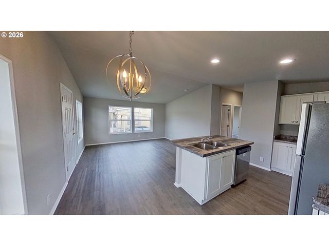 1200 E CENTRAL Ave 80, Sutherlin, OR 97479