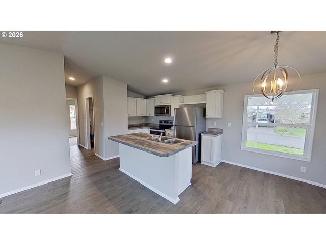 1200 E CENTRAL Ave 80, Sutherlin, OR 97479