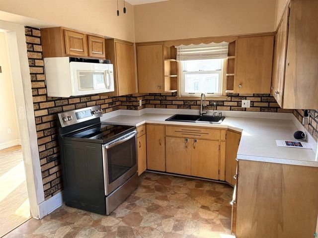 644 N 22nd St, Superior, WI 54880