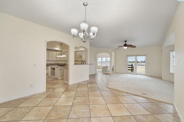 21 Alta Lane, Pasco, WA 99301