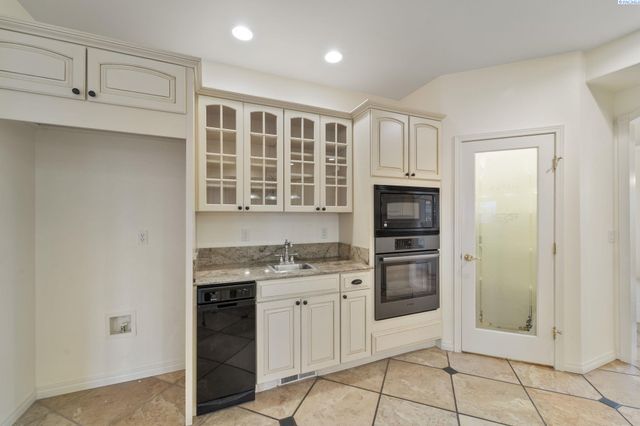 21 Alta Lane, Pasco, WA 99301