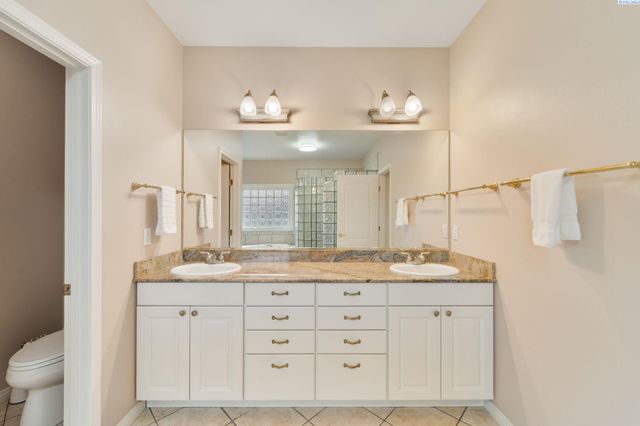 21 Alta Lane, Pasco, WA 99301