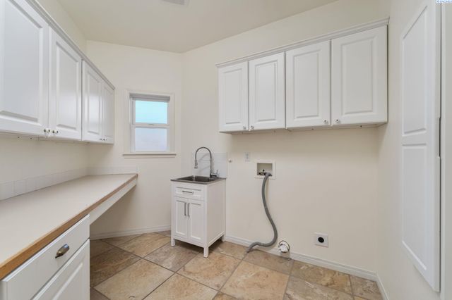 21 Alta Lane, Pasco, WA 99301