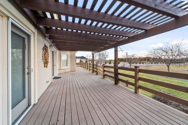 21 Alta Lane, Pasco, WA 99301