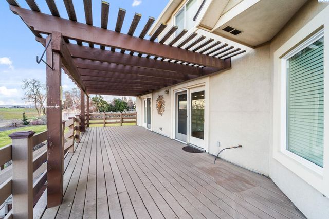 21 Alta Lane, Pasco, WA 99301