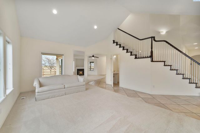 21 Alta Lane, Pasco, WA 99301