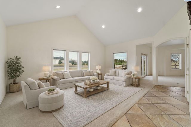 21 Alta Lane, Pasco, WA 99301