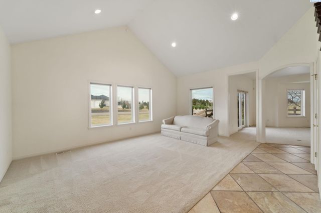 21 Alta Lane, Pasco, WA 99301