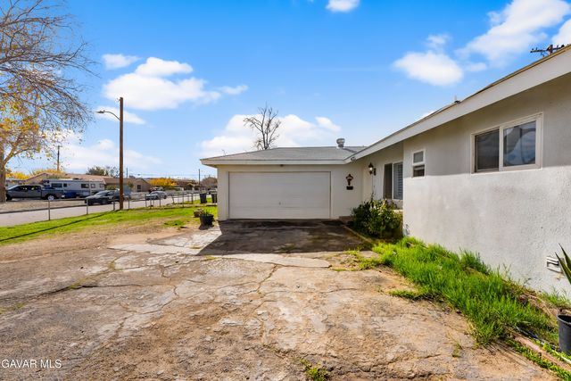 45323 Andale Avenue, Lancaster, CA 93535