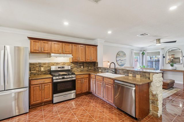 13508 Sierra Wind LN, Elgin, TX 78621