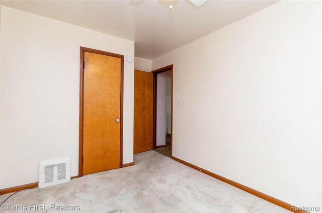 24621 Carlysle Street, Dearborn, MI 48124