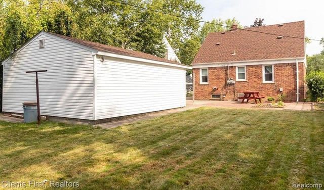 24621 Carlysle Street, Dearborn, MI 48124