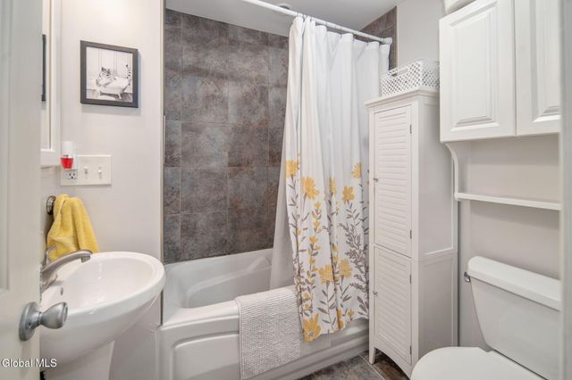 2501 1st Avenue, Rotterdam, NY 12303