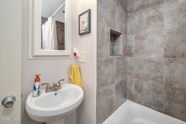 2501 1st Avenue, Rotterdam, NY 12303
