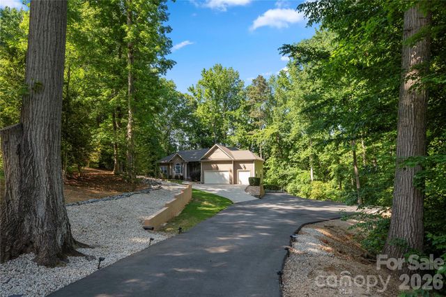 686 White Oaks Road, Mooresville, NC 28115
