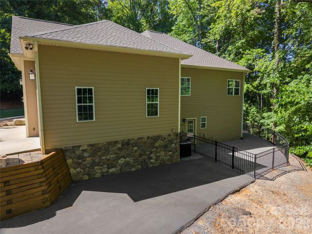 686 White Oaks Road, Mooresville, NC 28115