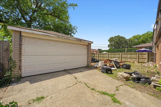 8742 S Washtenaw Avenue, Evergreen Park, IL 60805