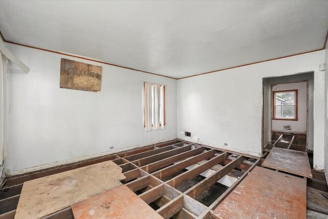 8742 S Washtenaw Avenue, Evergreen Park, IL 60805