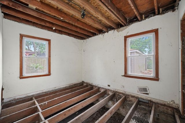 8742 S Washtenaw Avenue, Evergreen Park, IL 60805