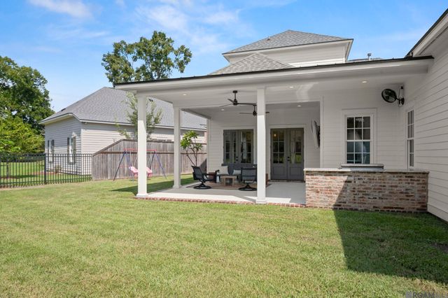 3166 Veranda Lakes Dr, Baton Rouge, LA 70810